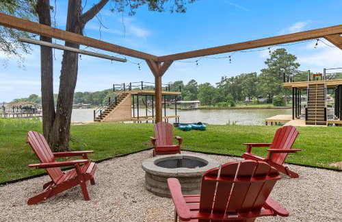The Benjamin I - 2022 Built Luxury Retreat with Backyard Paradise with Hot Tub Outdoor Movie Screen Dock & Boat Rental - Foto 38