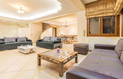 Luxury appartment, only 7 minutes from Thessaloniki airport and 15 minutes from city center ,for 8-23 people also for gatherings and parties - Photo 12