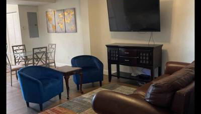 Blue Hideaway With Shared Spaces - Photo 4