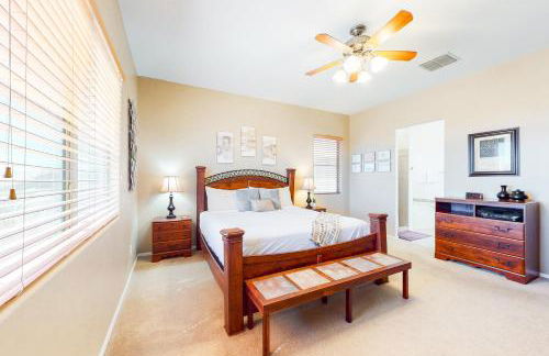 Snowbird-friendly home with fast WiFi, central AC, and private pool - Foto 11