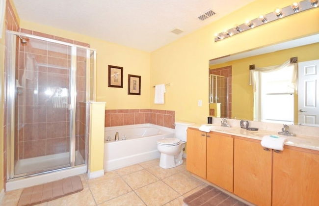 Pine Forest Chateau 5 Bedroom Home by RedAwning - Photo 19