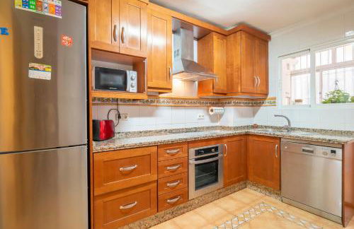 Amplio piso con 4 habitaciones para disfrutar de Málaga con parking gratuito - Photo 51