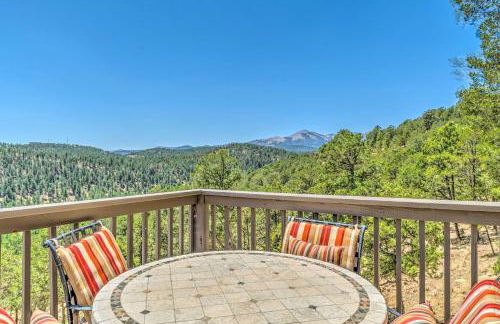 Scenic Hideaway with Deck and Grill about 6 Mi to Ruidoso! - Foto 1