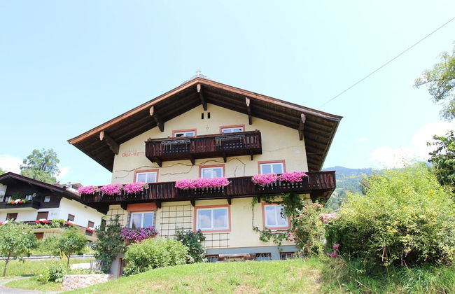 Huge Holiday Home in Hopfgarten im Brixental near Ski Lift - Foto 25