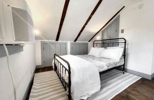 Historic Estate - 5 min to Mohawk Mt Ski Resort - Foto 16