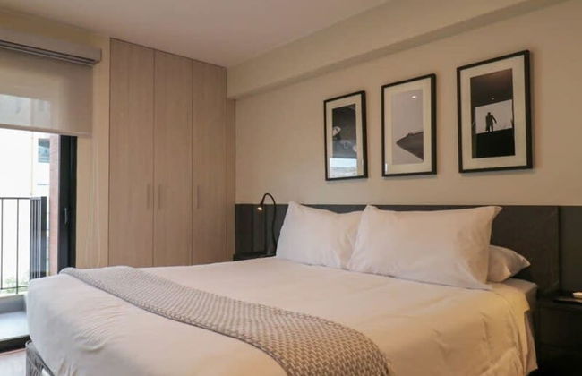 w Spectacular 1BR With Balcony in Miraflores - Photo 2