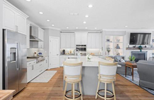 Stunning Beach Getaway - Steps to Ocean - Foto 12