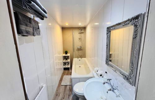 THE LION’S REST - BOUTIQUE APARTMENT SUITE. - Photo 38