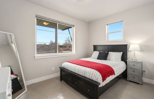 Elegant Oasis - Fireplaces, King Beds, Mtn Views! - Foto 7