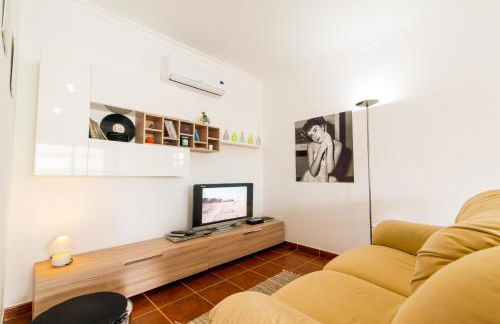 Santa Luzia Residence by Algartur - 5 mins Downtown - AC - Pool - Wi-Fi - Smart TV - Foto 10