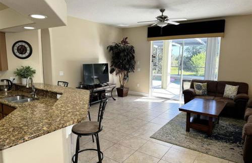 537 4BR Private Pool Spa Conservation Views 2 Masters Near Disney - Foto 33