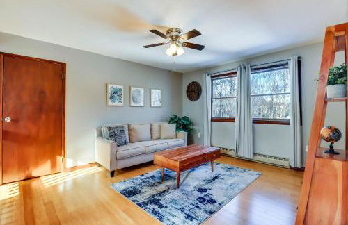 Lake Access and Private Hot Tub at Poconos Home! - Foto 15