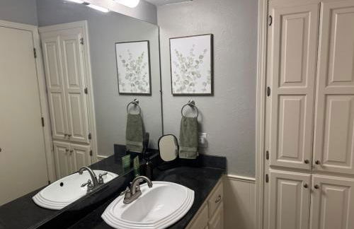 Gated Lakefront Retreat - Foto 18