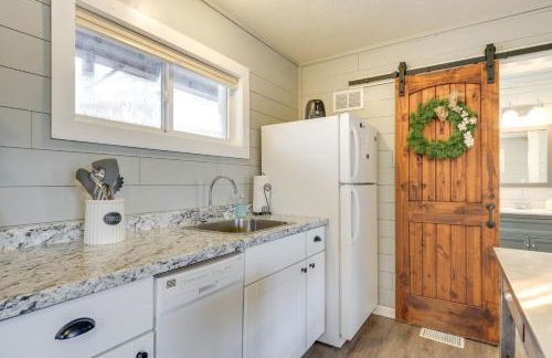 Walk to Lake and Trails Cape Fair Retreat with Grill! - Foto 12