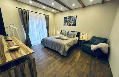 Ferienhaus MILA - Pool, Sauna, Whirlwanne, 5000qm Privatgelände mit Bolzplatz - Foto 11