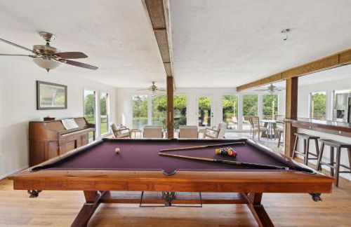 5-Acre Retreat Private Pool Outdoor Bar Fishing Pond & Game Room - Foto 1