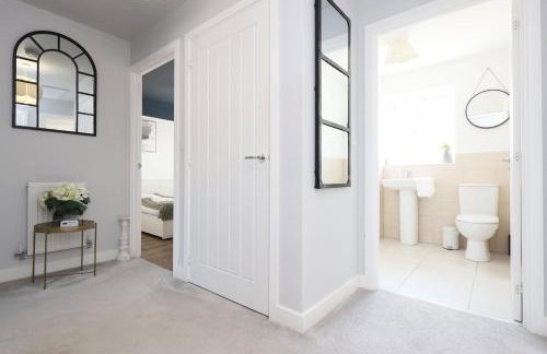 Contractor 4 Bed 3 Bath House Near Airport Parking Barry Island with Parking - Foto 6