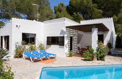 Villa en Cala Morell con piscina privada en el bosque - Foto 29