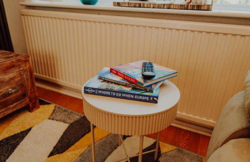 NovaCrest - Stylish 3 Bedroom with Parking - Sleeps 5 - Foto 19