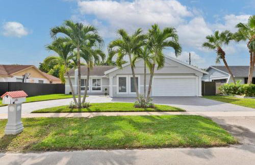 Spacious 4 bedrooms, 2 bathroom house with pool - Photo 6