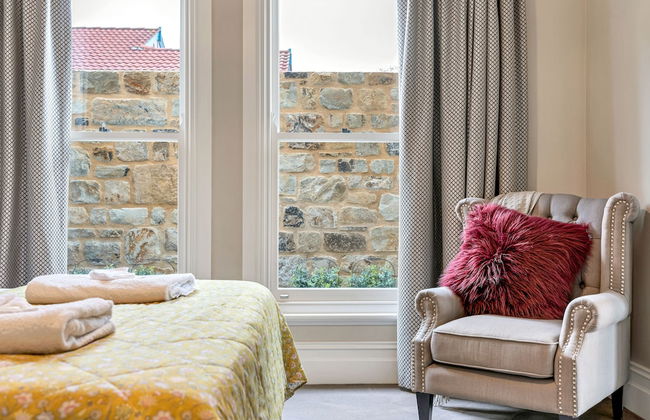 Grandview Accommodation - The Elm Tree Apartments - Photo 2