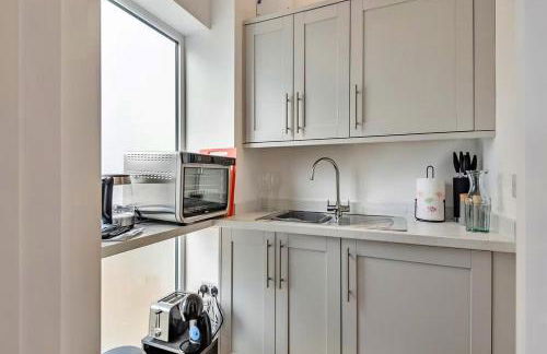 Finest Retreats - The Den - Photo 4