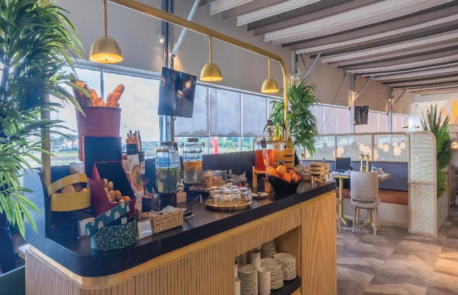 Plaza Premium Lounge at Jomo Kenyatta International Airport- T1D International Departures - Foto 6