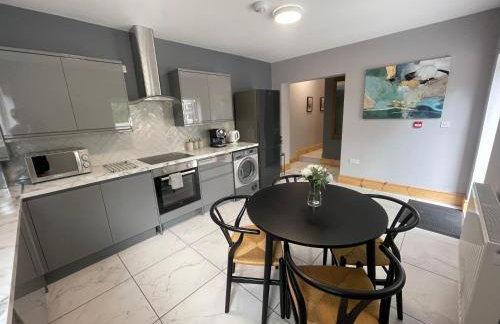 West Midlands-2 Double Bed Room Apartment - Photo 40