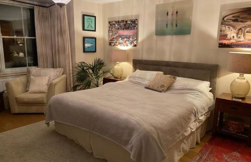 Upper House Stunning Country Home - Photo 9