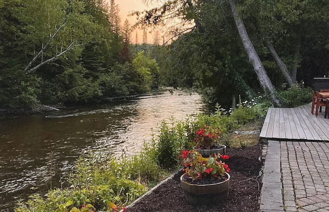 Boardman Monarch Upscale River Lodge HOT Tub! - Foto 46