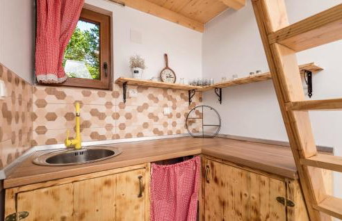 Gorgeous Home In Gospic - Photo 26