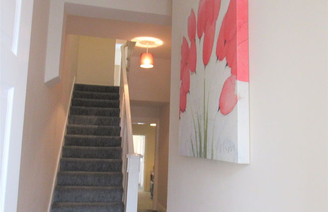 Spacious Apartment Heaton - Photo 2