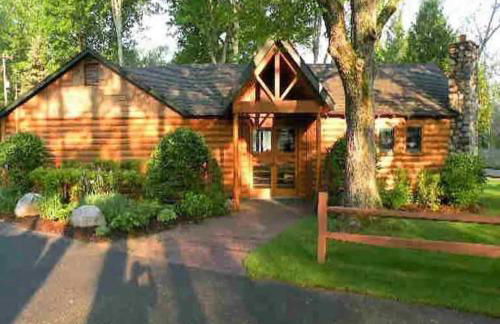 Large 2 Floor Condo, Pool Pass, Beach Club, walk to Shanty Creek - Foto 32