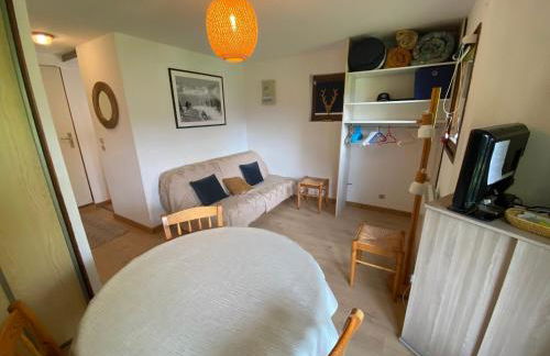 Studio calme avec parking couvert - FR-1-692-90 - Photo 2