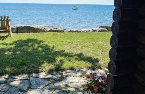 Steps to Lake Huron! Family Outdoorsy Getaway - Foto 27