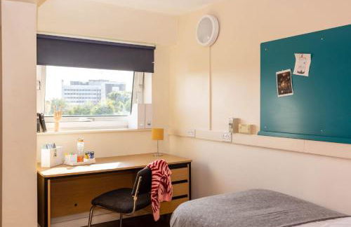 John Lester and Eddie Colman Courts in Salford - Foto 36