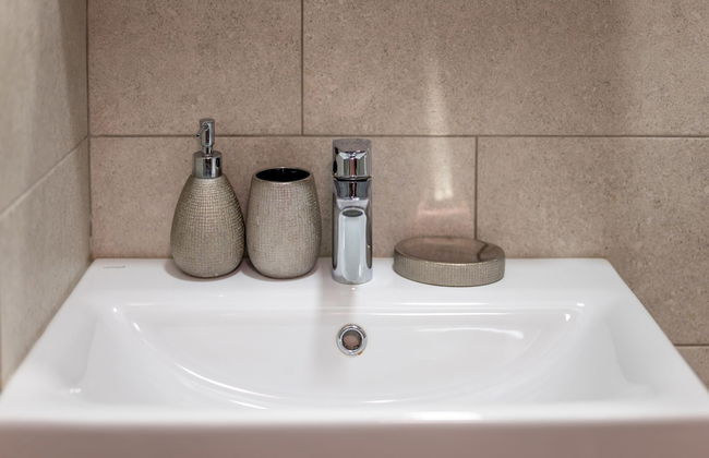 Design 1bdr Apartment in Top Center - Free Parking - Foto 15