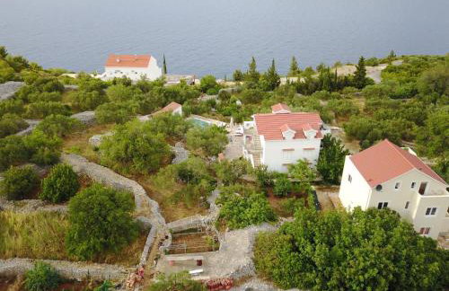 Captain's Attic - Photo 29