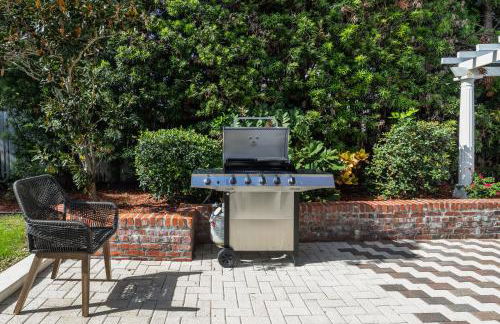 Surfs Up - retreat at the beach with heated pool - Foto 40