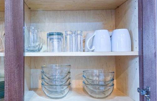 Artsy 3-Story Townhouse Near the Galleria Area! - Foto 12