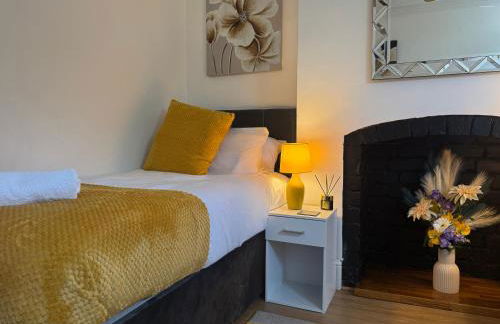 Stylish 3-Bedroom Home, Patio & High-Speed Wi-Fi - Foto 21