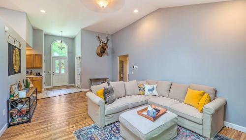 Cozy Whitehall Hideaway with Hot Tub and Chiminea! - Foto 5