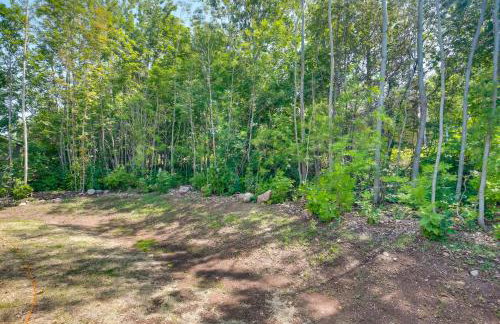 Wooded Hancock Home Near Ski and Snowmobile Trails! - Foto 23