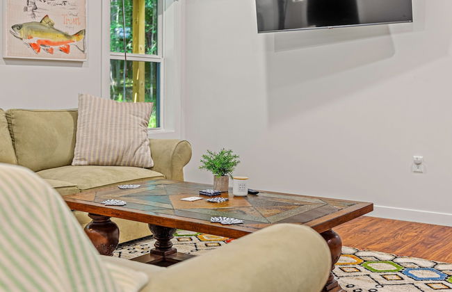 Happy Trails Chalet by Avantstay Sauna Deck Private Community Beach Access - Photo 24