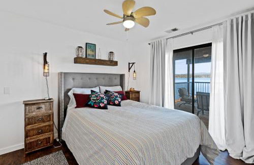 Lakefront, Private dock, ensuite-unit, King bed, Free EV charger, Boat Friendly - Foto 28