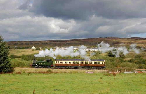 HOT TUB - Miners Cottage - edge of Brecon Beacons National Park - Heritage Town - Foto 18