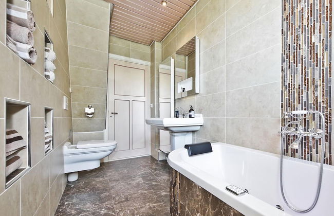 Characteristic Country House With Wellness - Foto 20