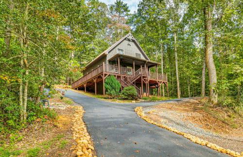 9 Mi to Lake Burton Cabin with Deck Near Helen - Foto 1