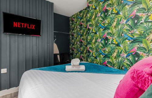 #115 ModernCity Escape Central Apartment- 10 mins to Royal Albert Dock Liverpool- Sleeps 4 - "Perfect for contractors and Families " - Foto 33