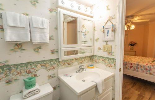 ROYAL GARDEN RESORT 401 condo - Photo 16